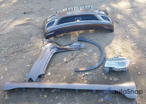 2017 Jeep Grand Cherokee Summit 4X4 from USA, damaged, VIN 1C4RJFJG3HC742437